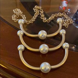 Chic Gold and Pearl Statement Necklace